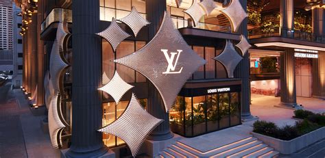 louis vuitton bangkok cafe.